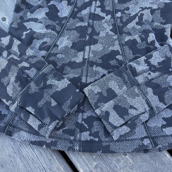 New Lululemon Run Briskly 1/2 Zip Long Sleeve Pullover Sz 4 - Picture 12 of 12